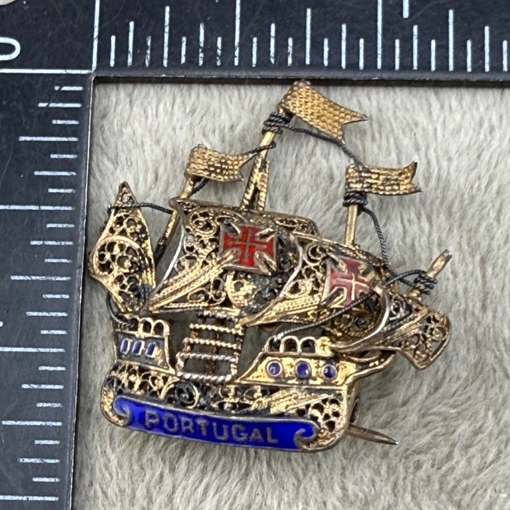 Vintage Enamel Brooch‎ Portugal Ship Gold Tone Filigree Boat - Picture 6 of 8